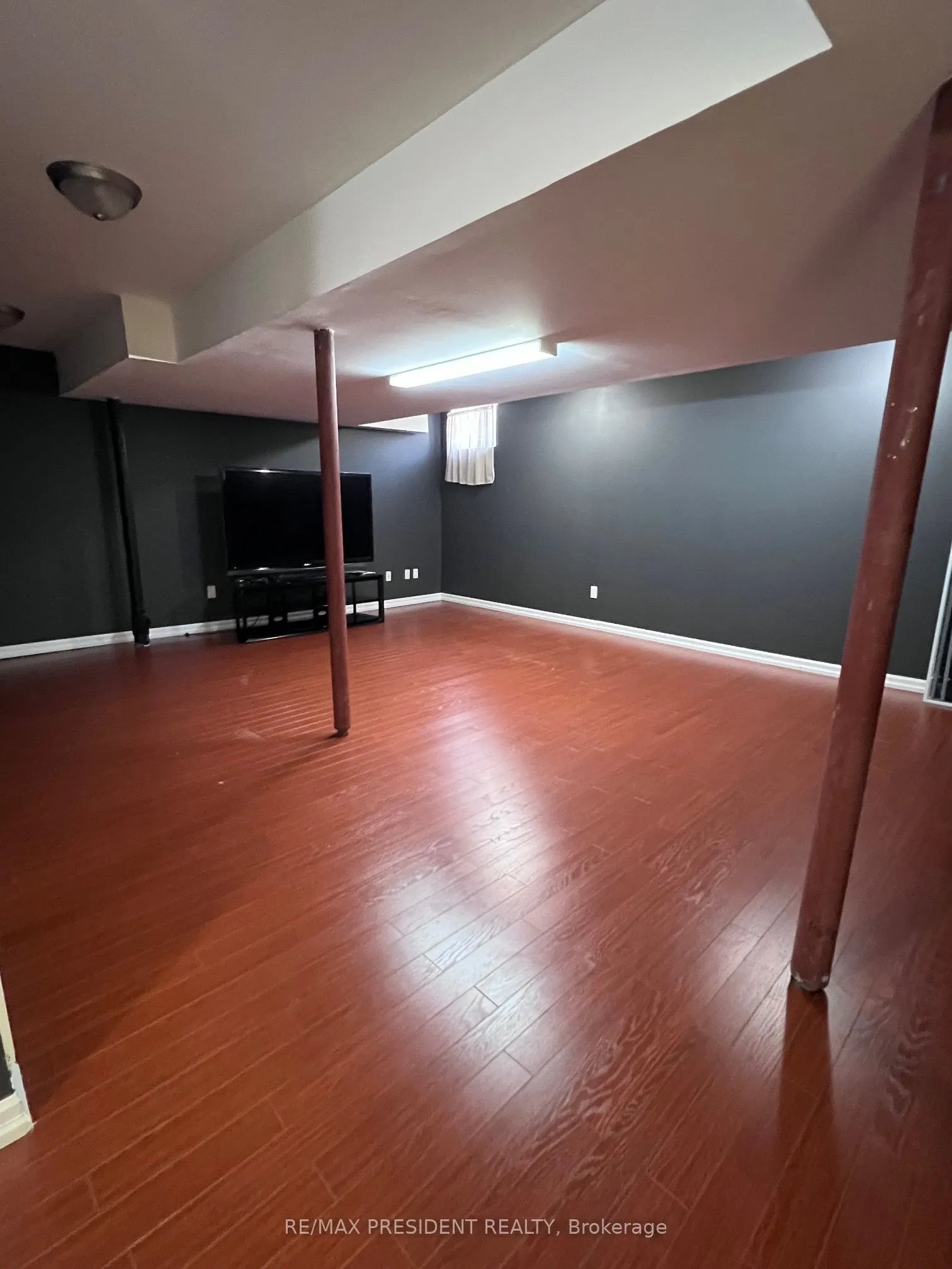 3252 Munson Crescent