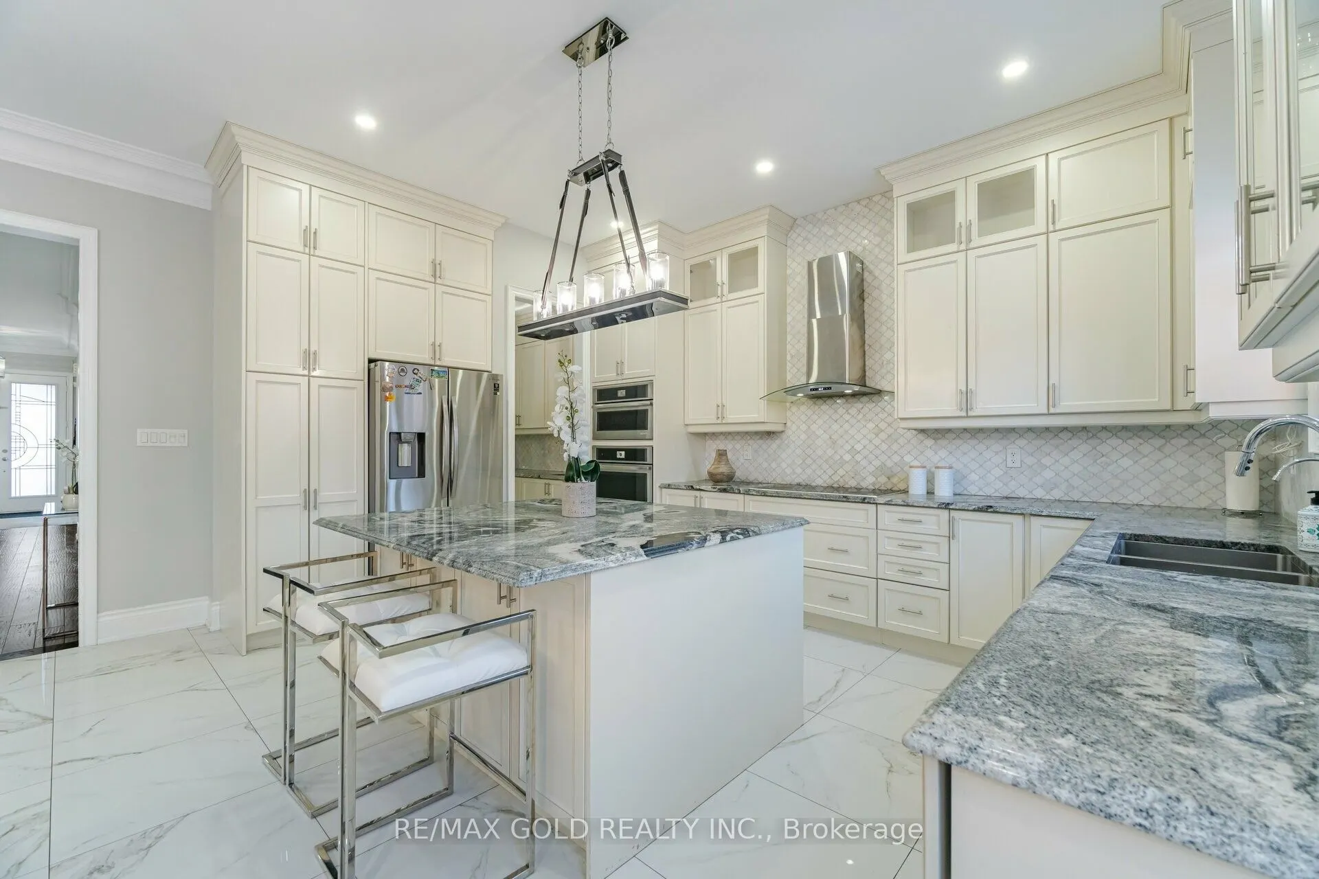 9 Bedouin Crescent
