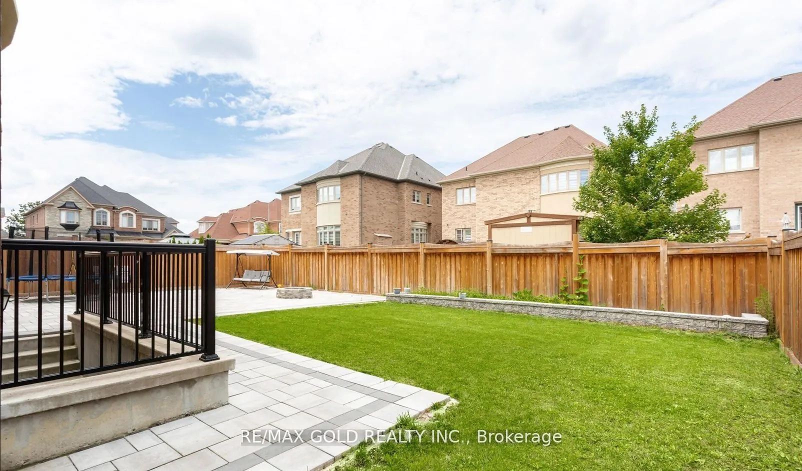 9 Bedouin Crescent