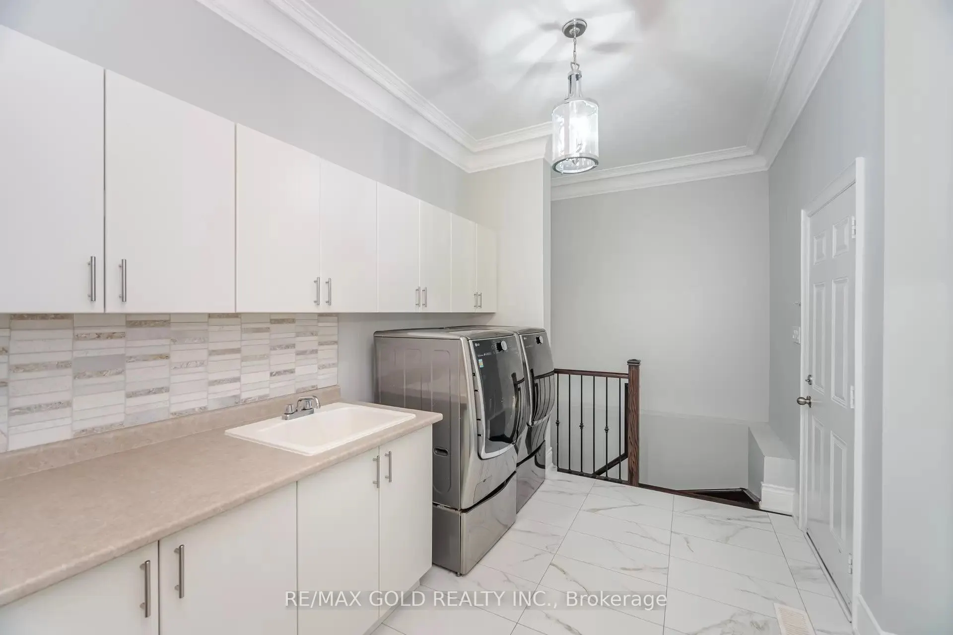 9 Bedouin Crescent