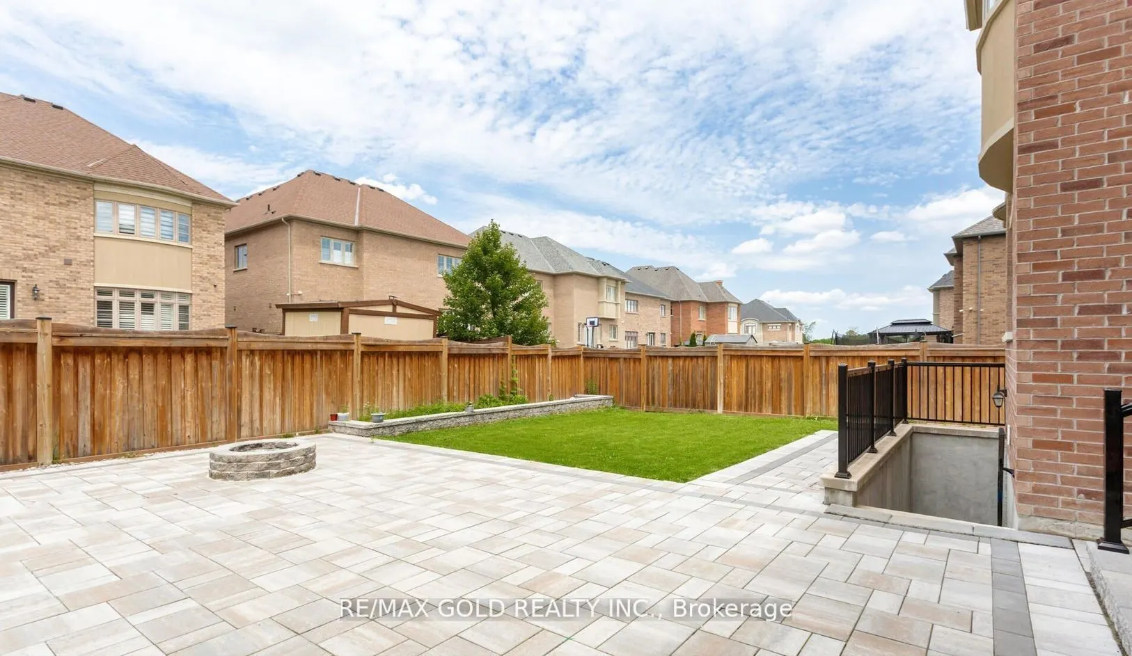 9 Bedouin Crescent