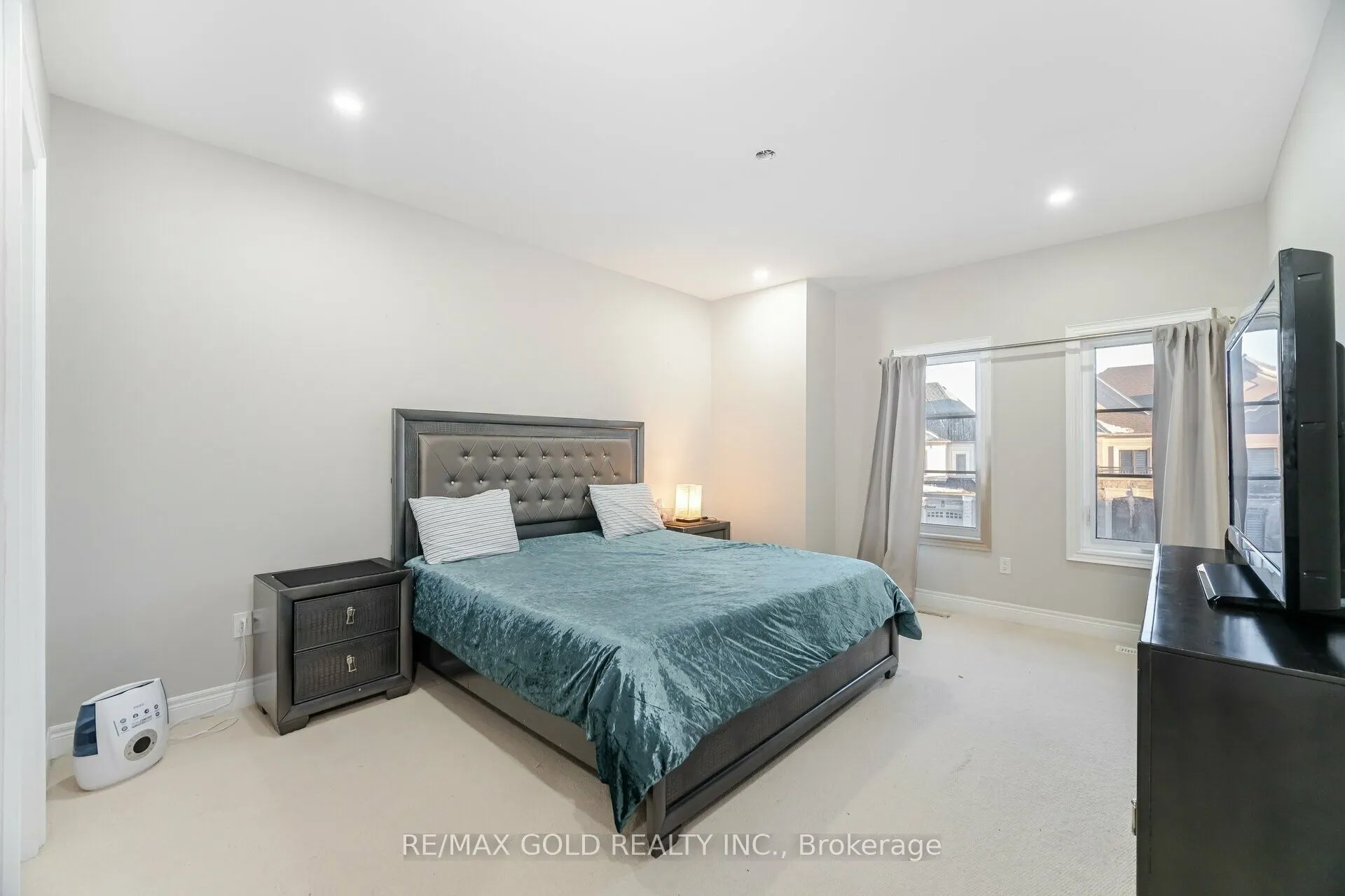 9 Bedouin Crescent