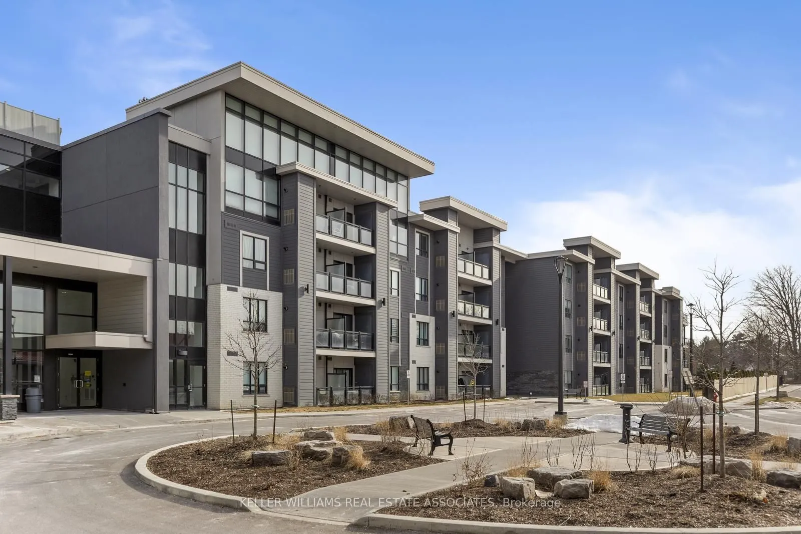 3170 Erin Mills Parkway, #420