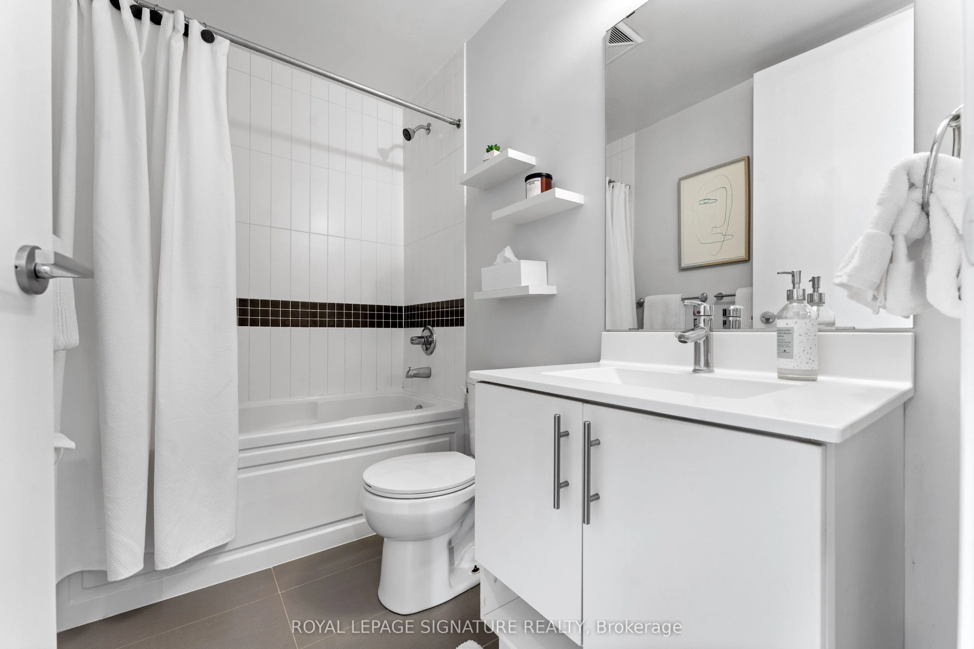 165 Legion Road N, #527