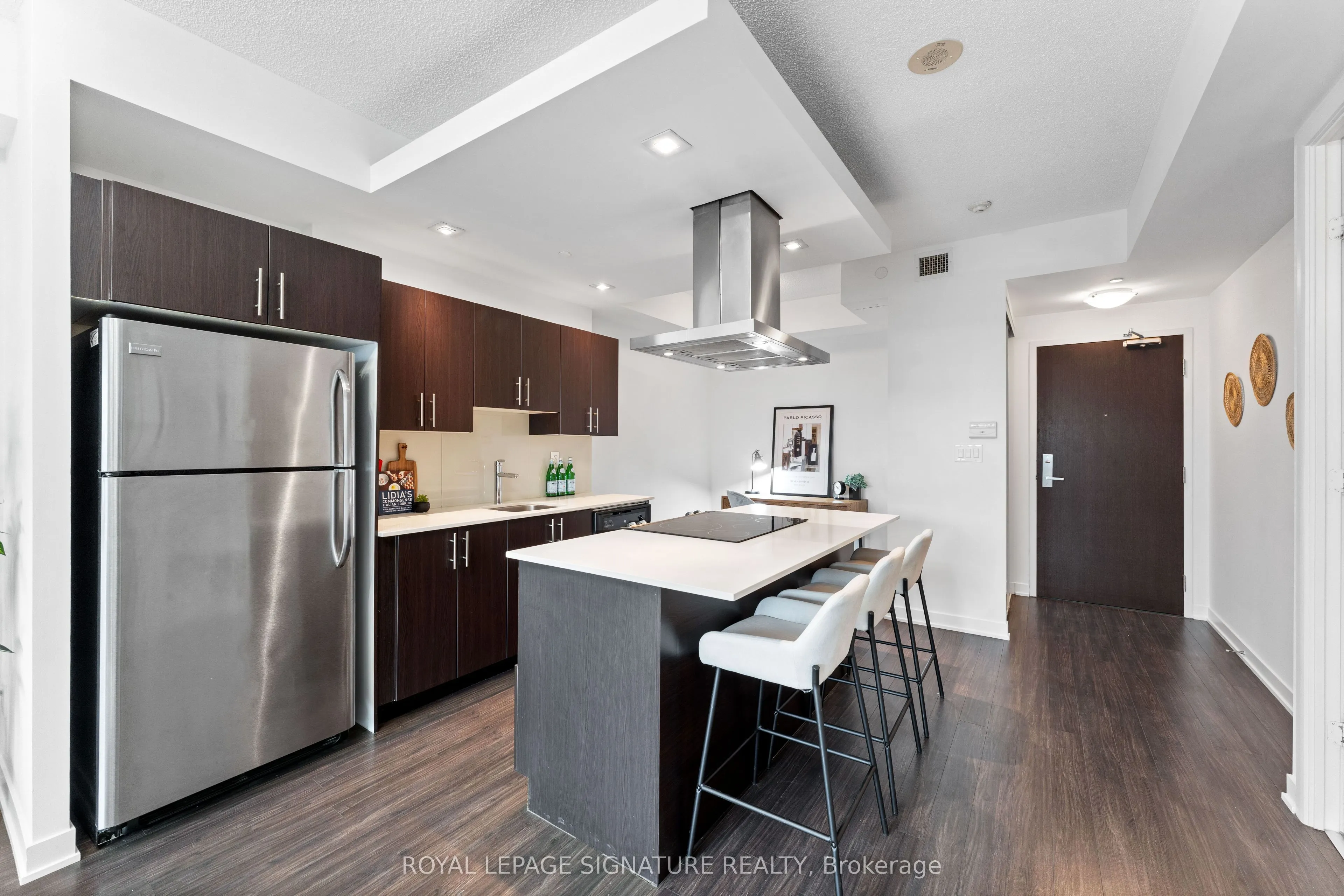 165 Legion Road N, #527