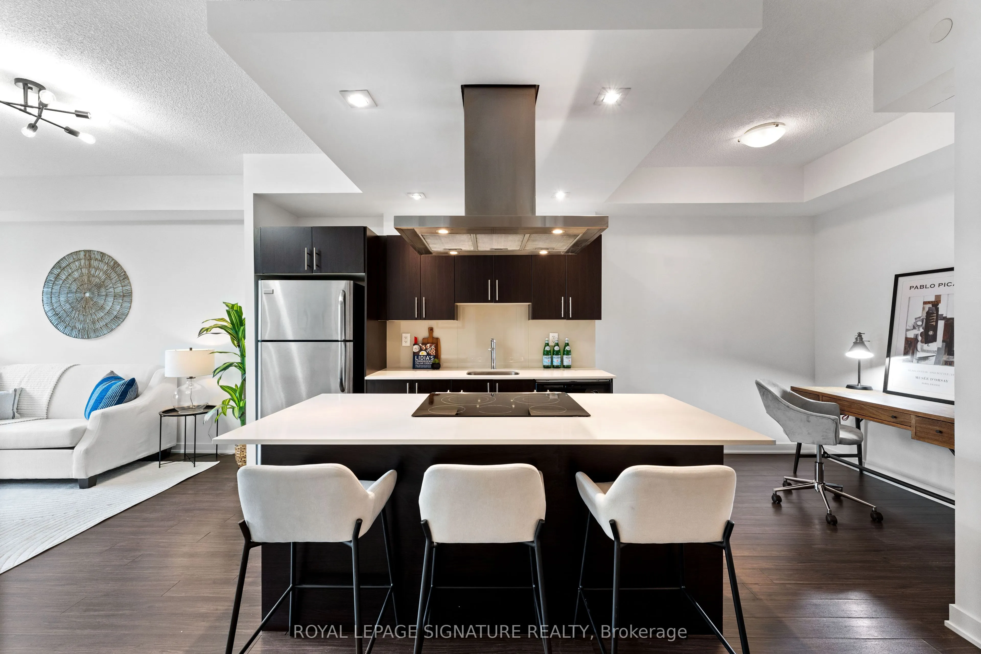 165 Legion Road N, #527