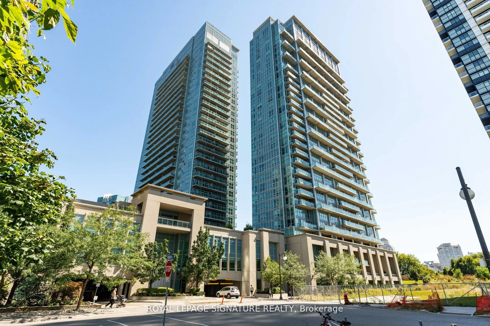 165 Legion Road N, #527