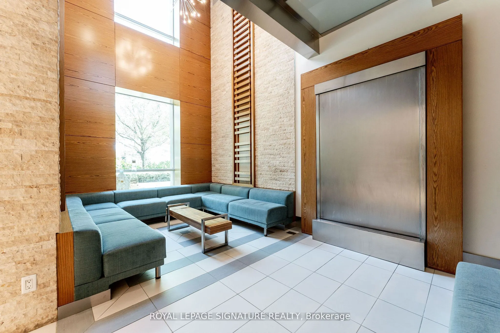 165 Legion Road N, #527