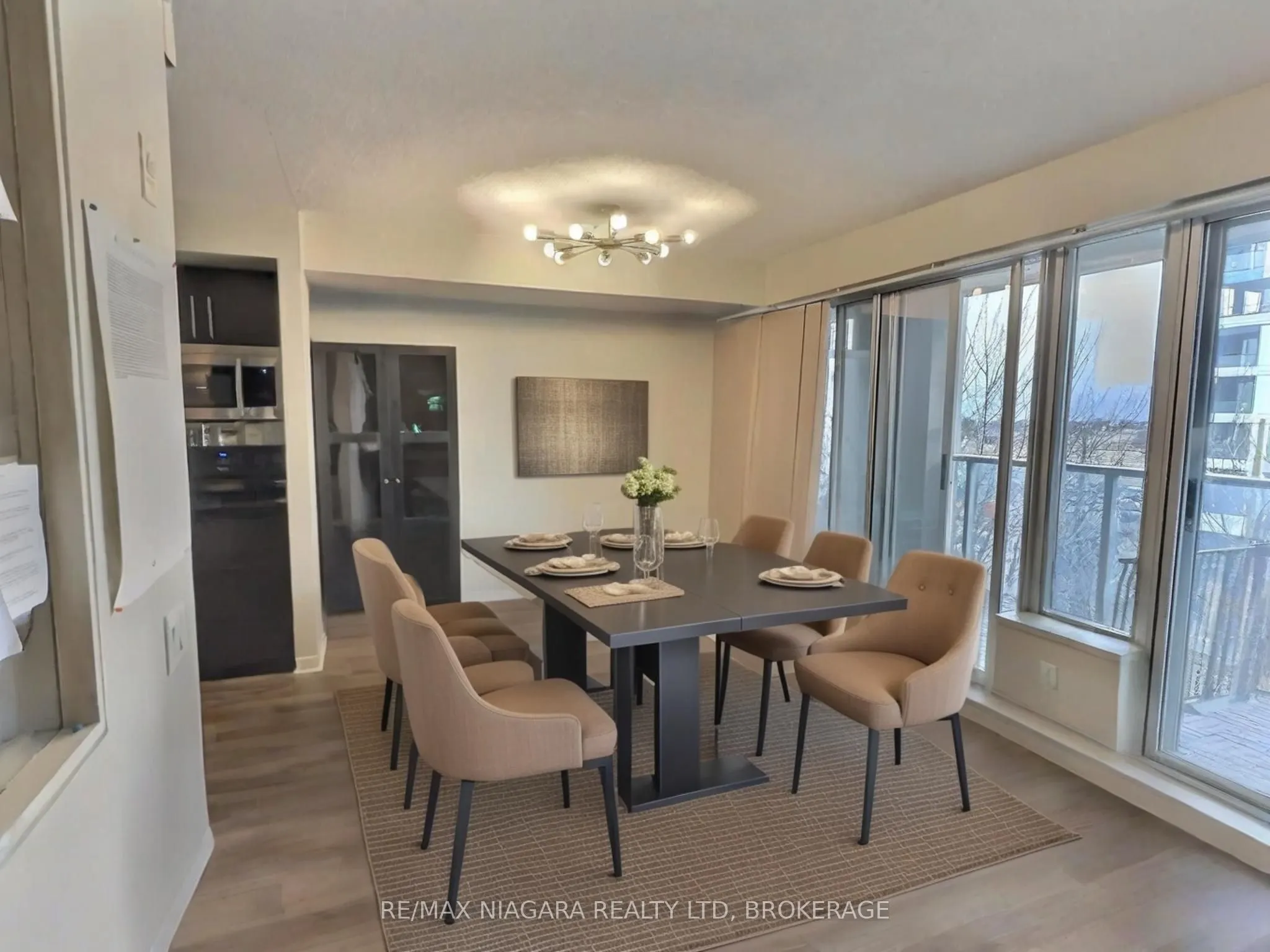 1050 The Queensway Way, #506