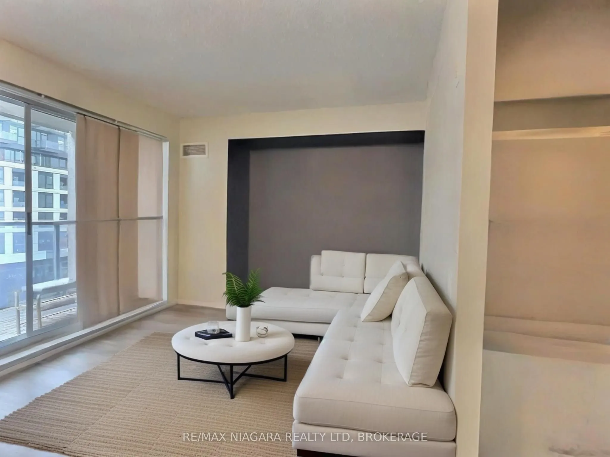 1050 The Queensway Way, #506