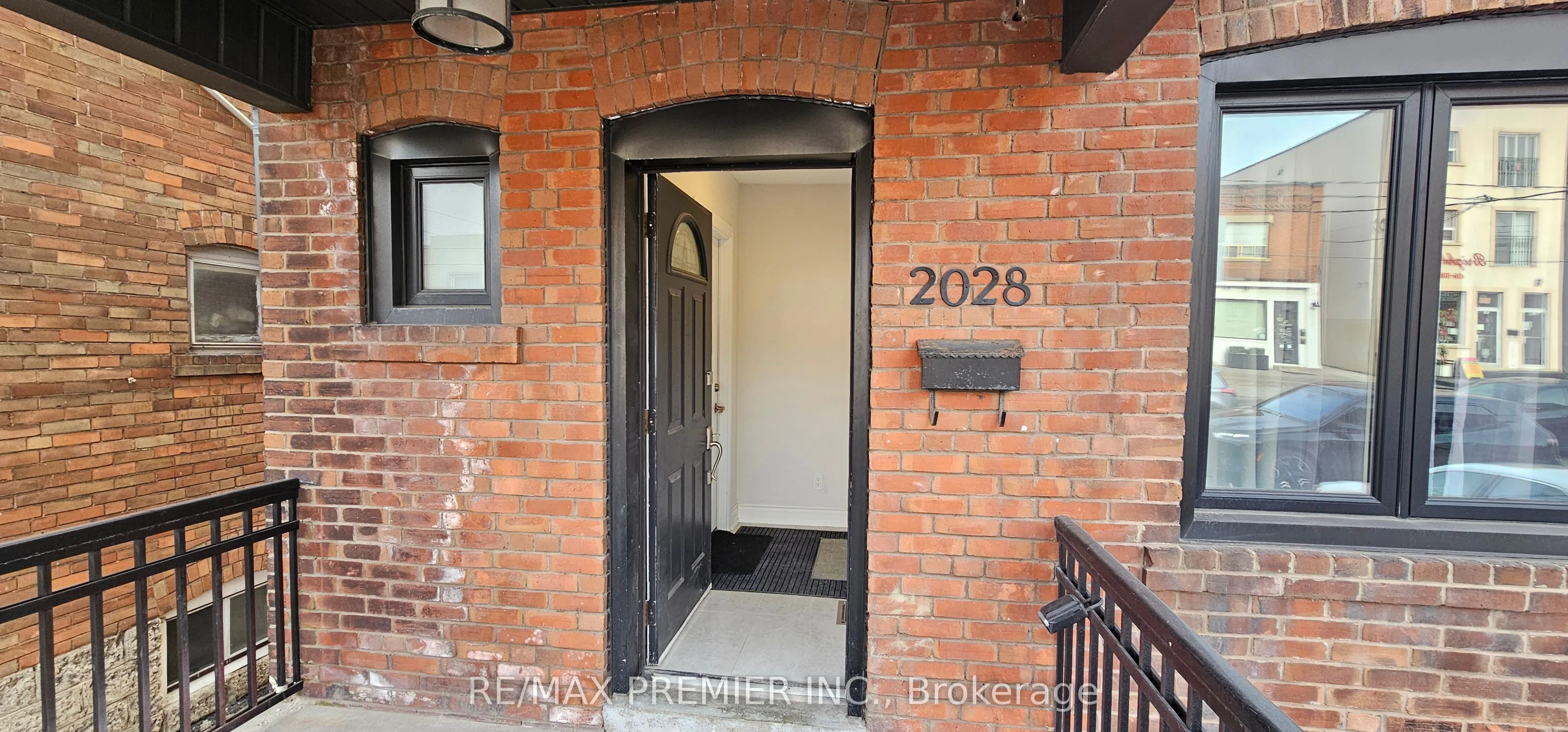 2028 Dufferin Street