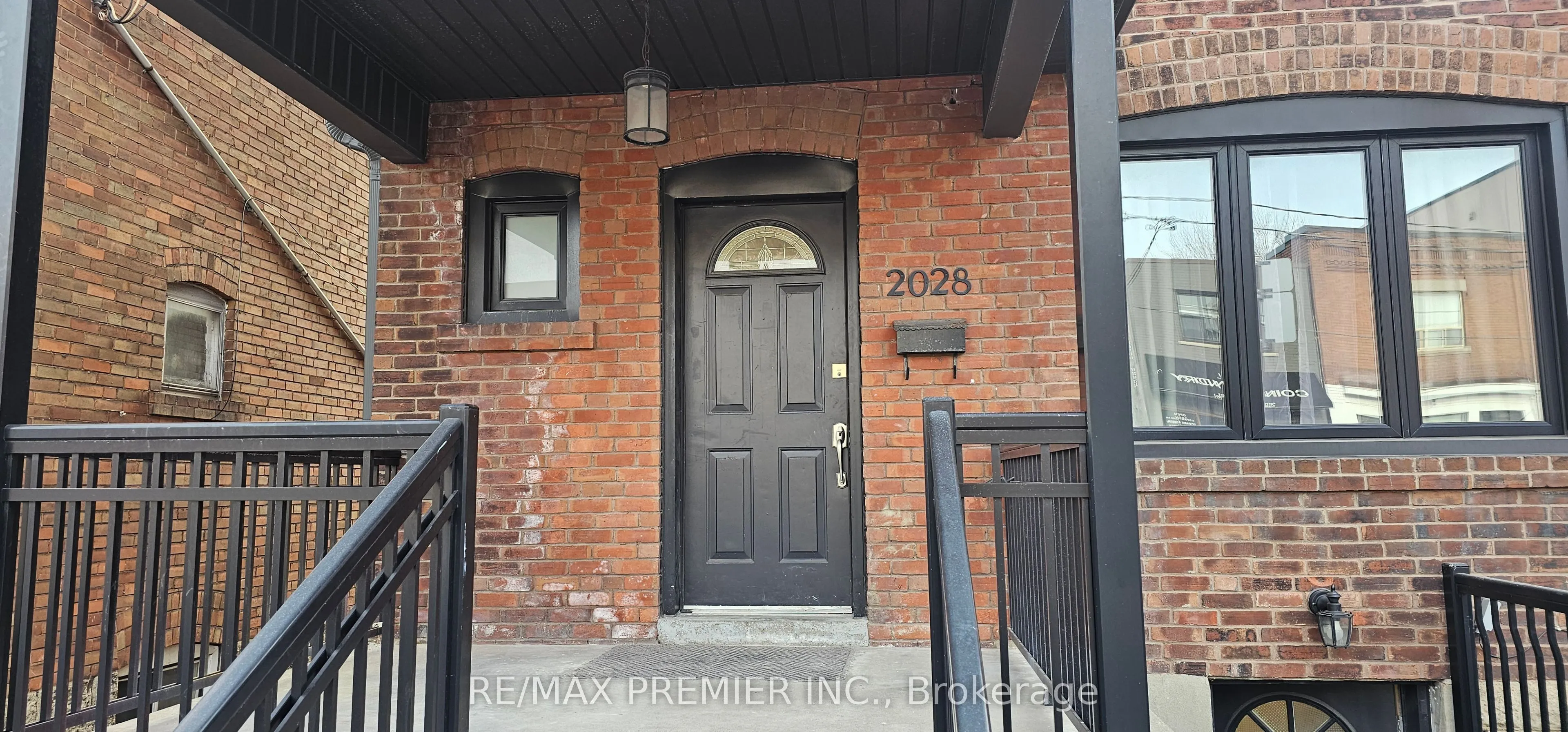 2028 Dufferin Street