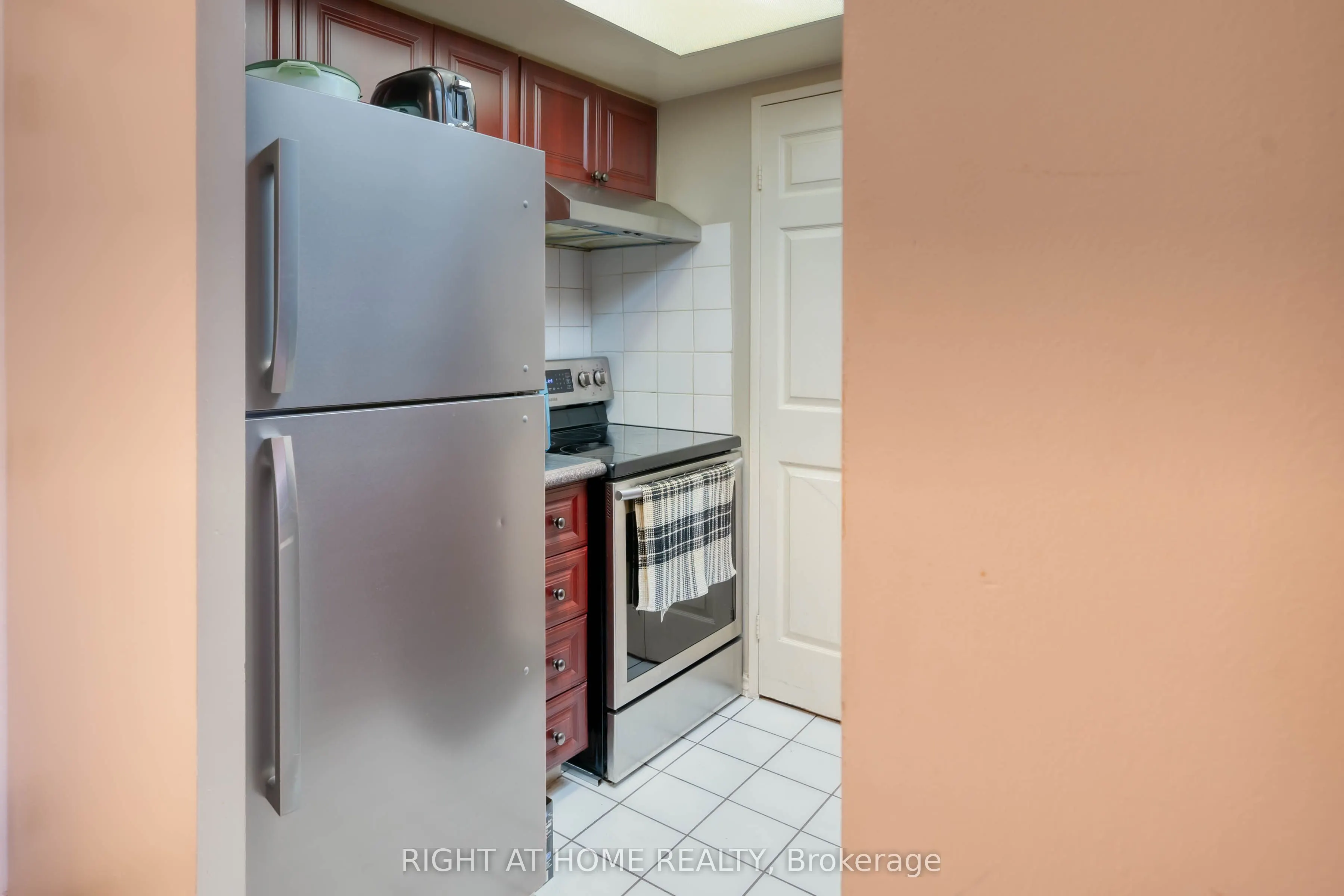 265 Enfield Place, #508