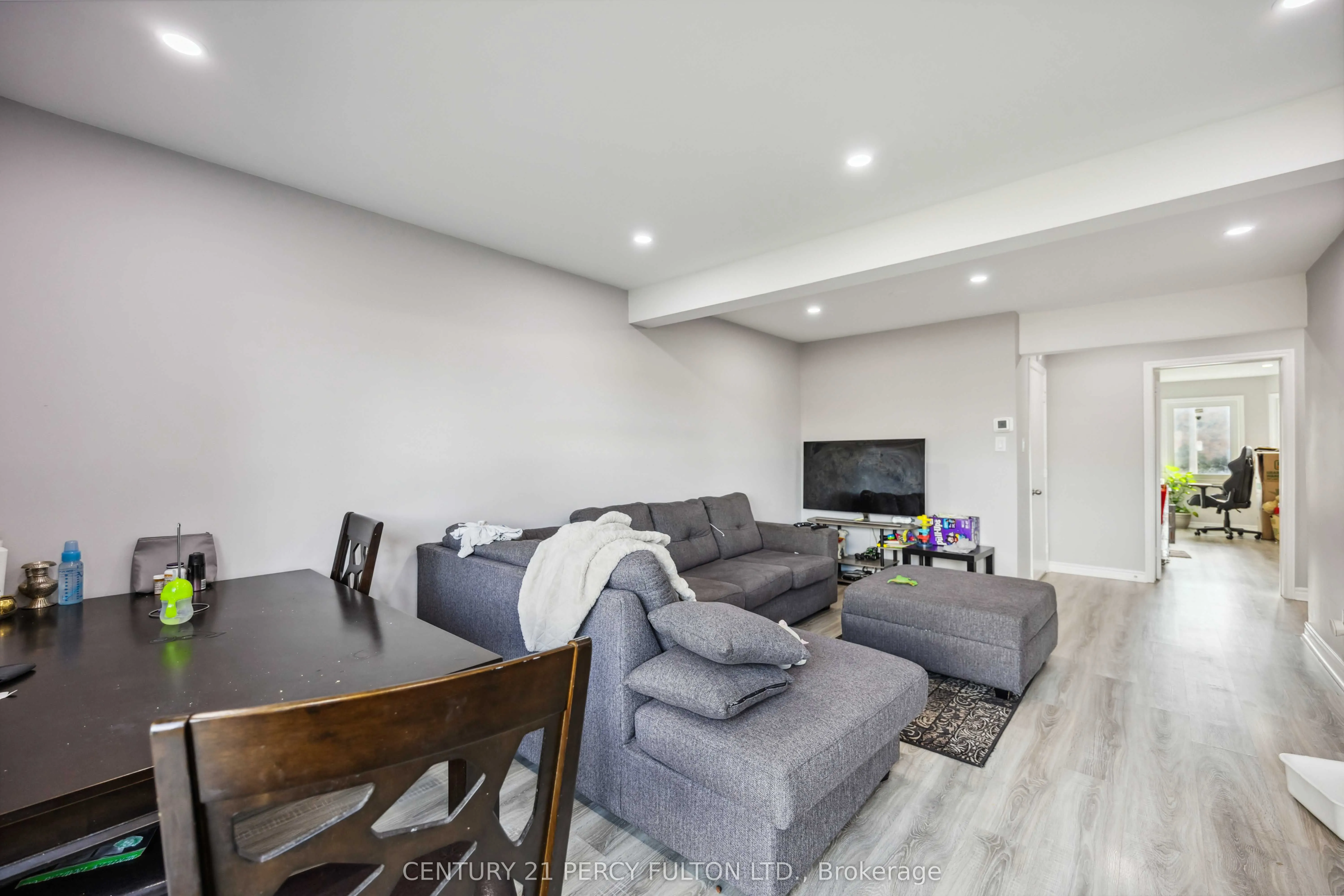 47 Woolenscote Circle