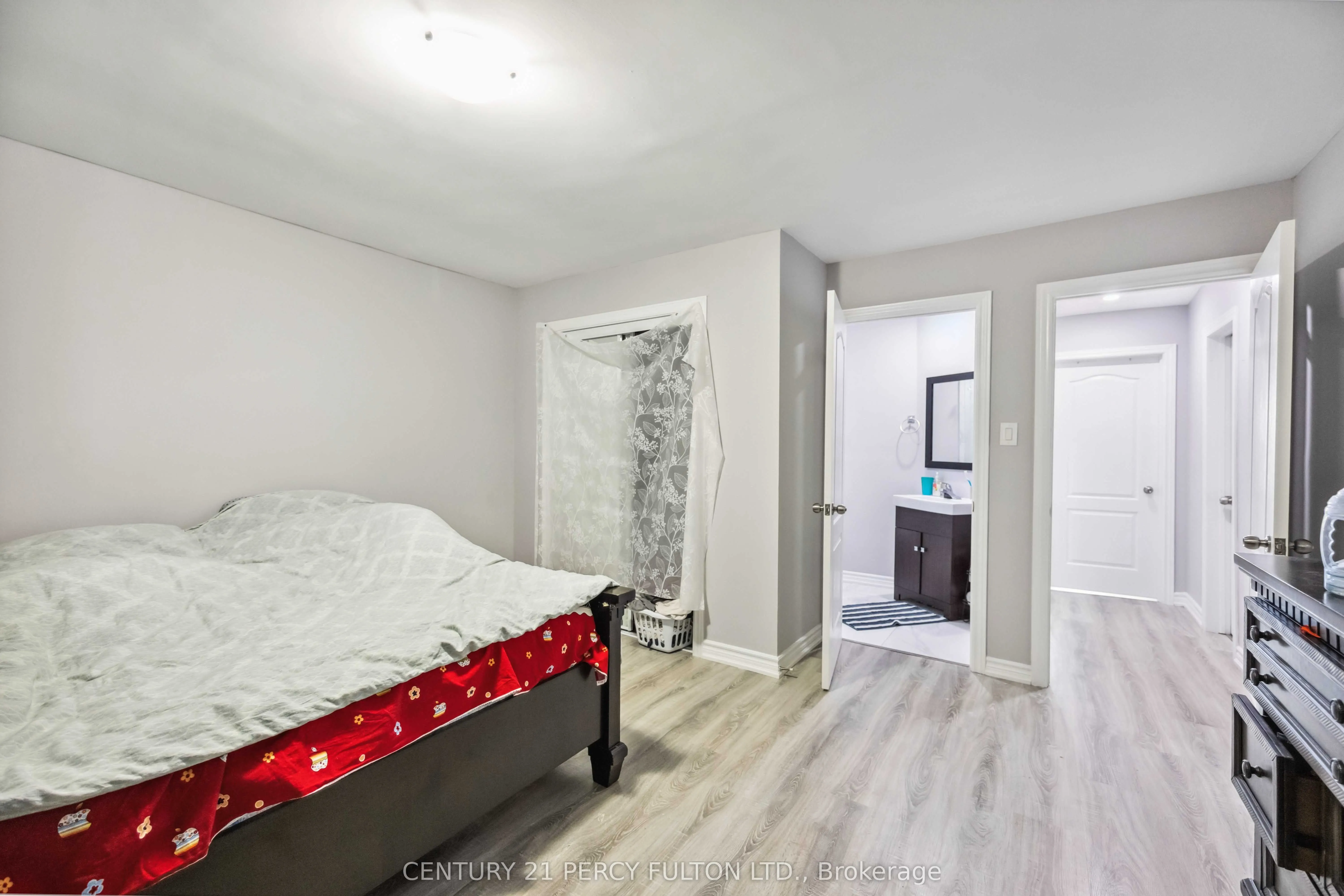 47 Woolenscote Circle