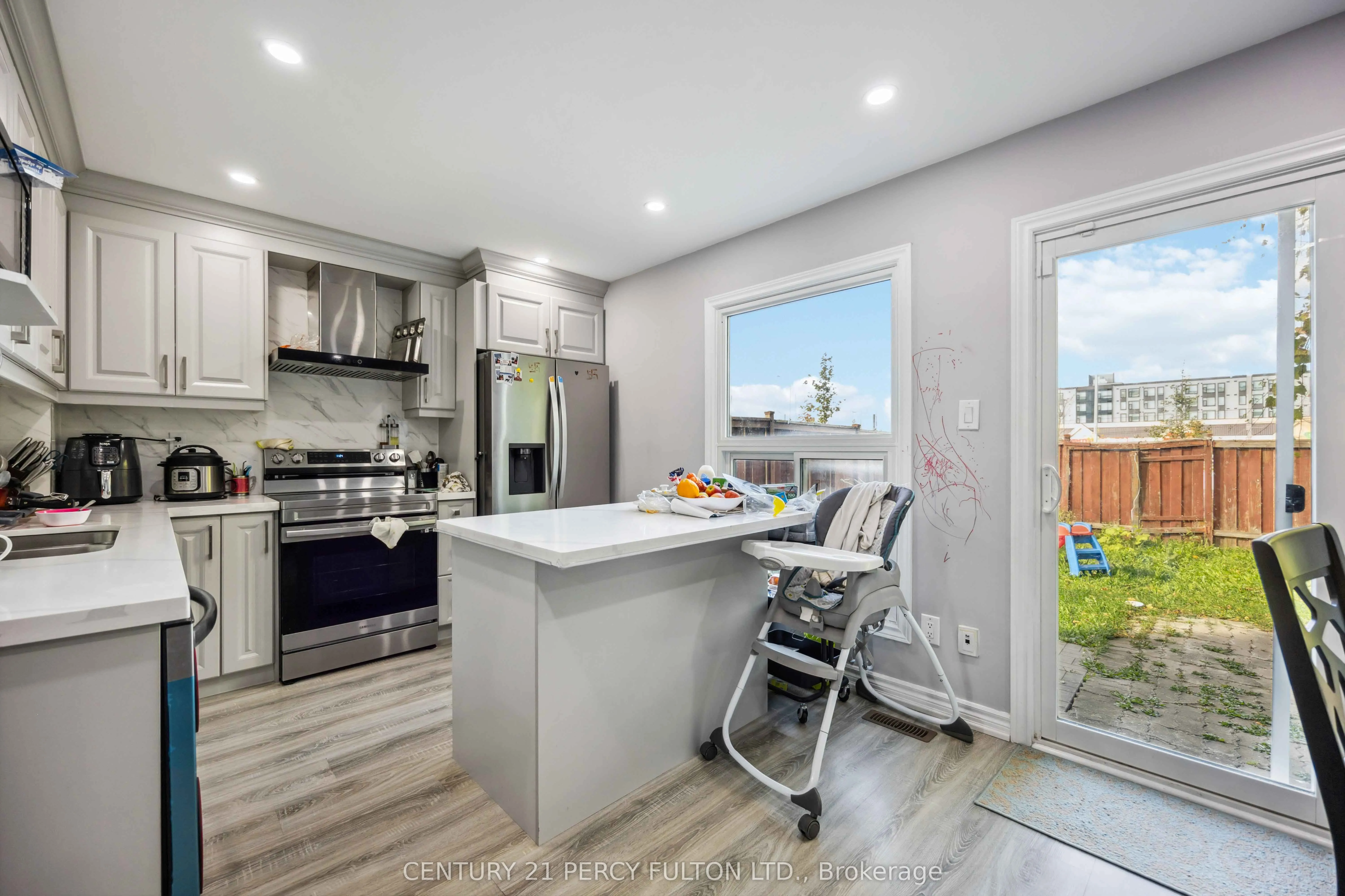 47 Woolenscote Circle