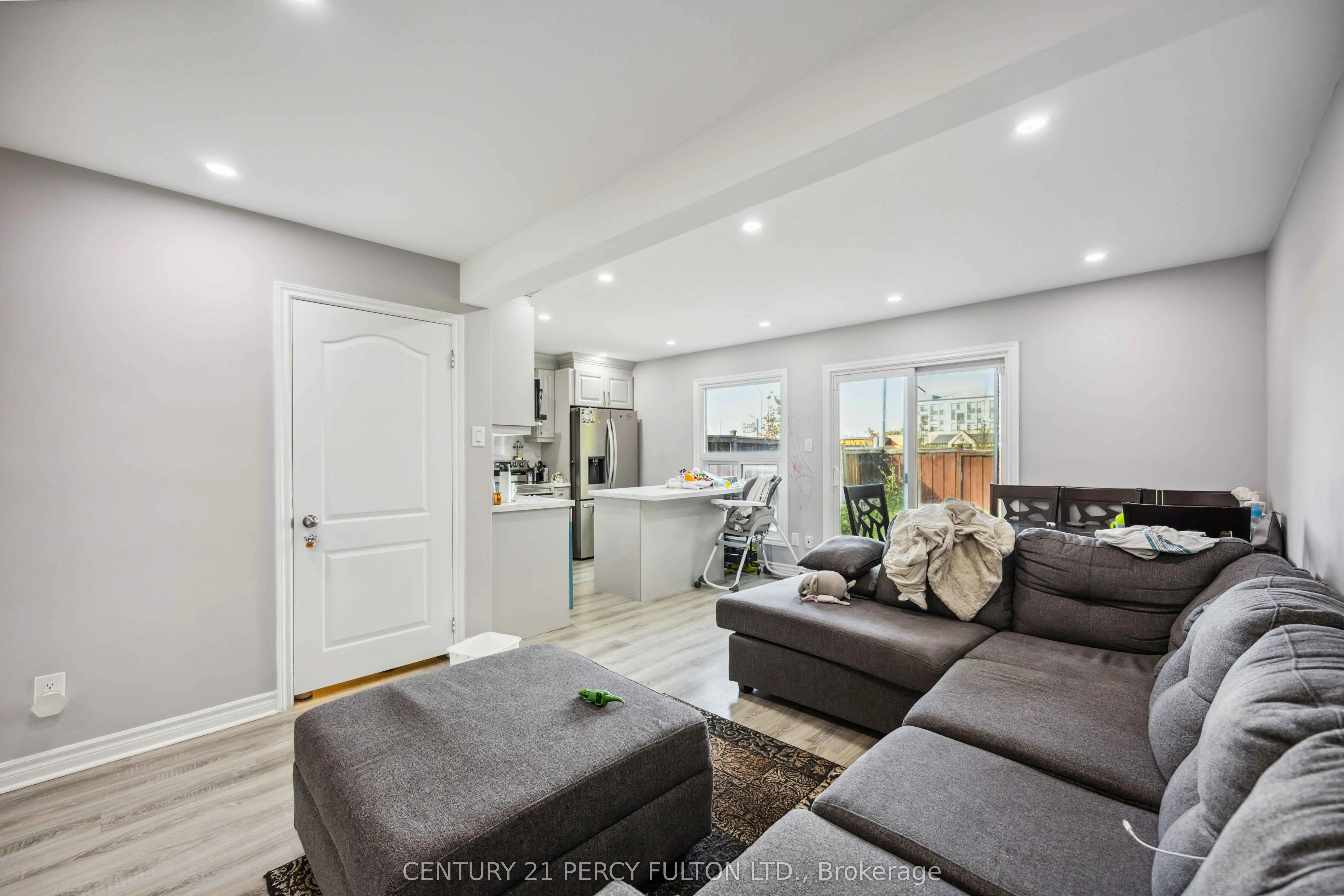 47 Woolenscote Circle