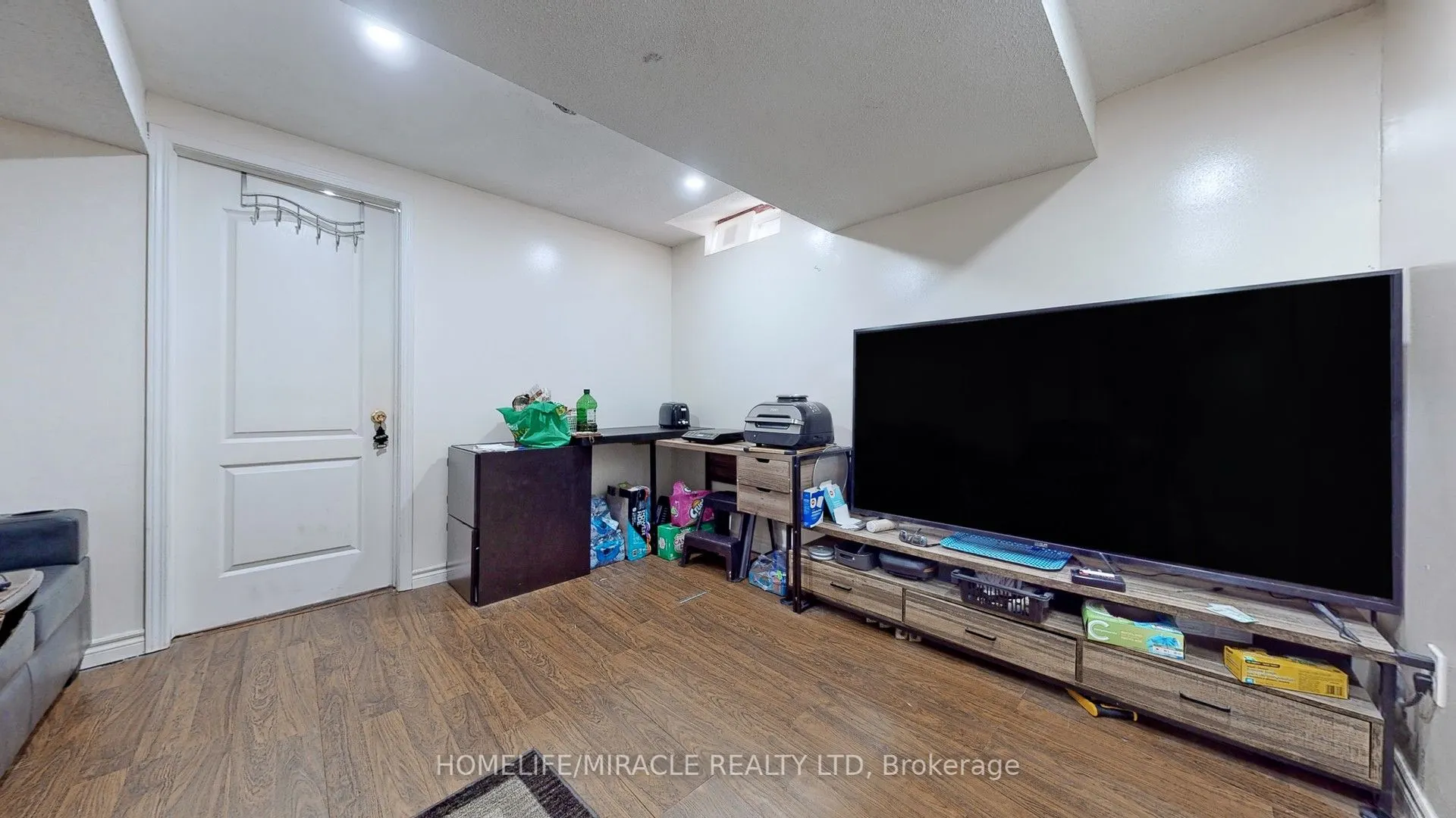 2 Clovercrest Drive