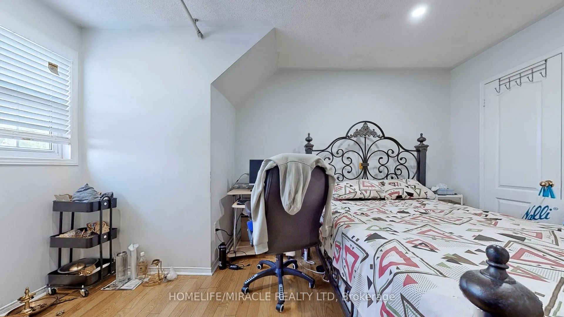 2 Clovercrest Drive