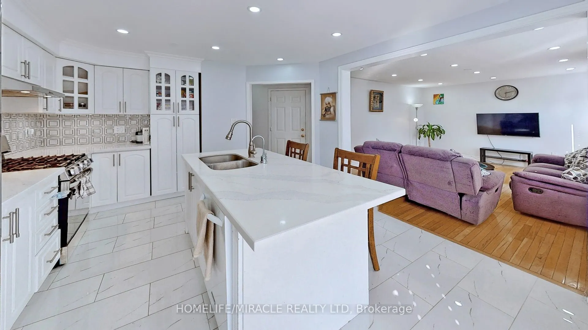 2 Clovercrest Drive