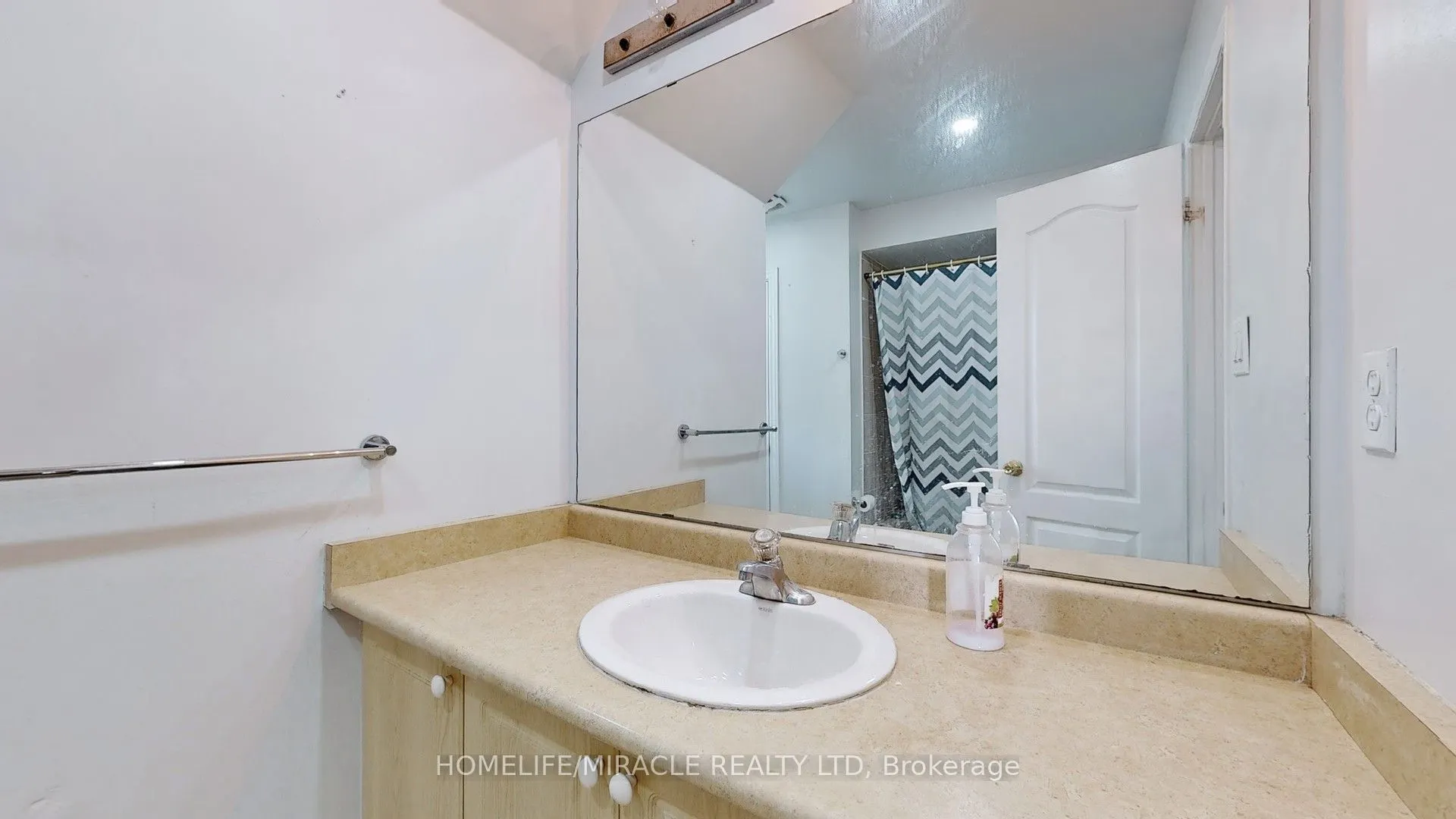 2 Clovercrest Drive