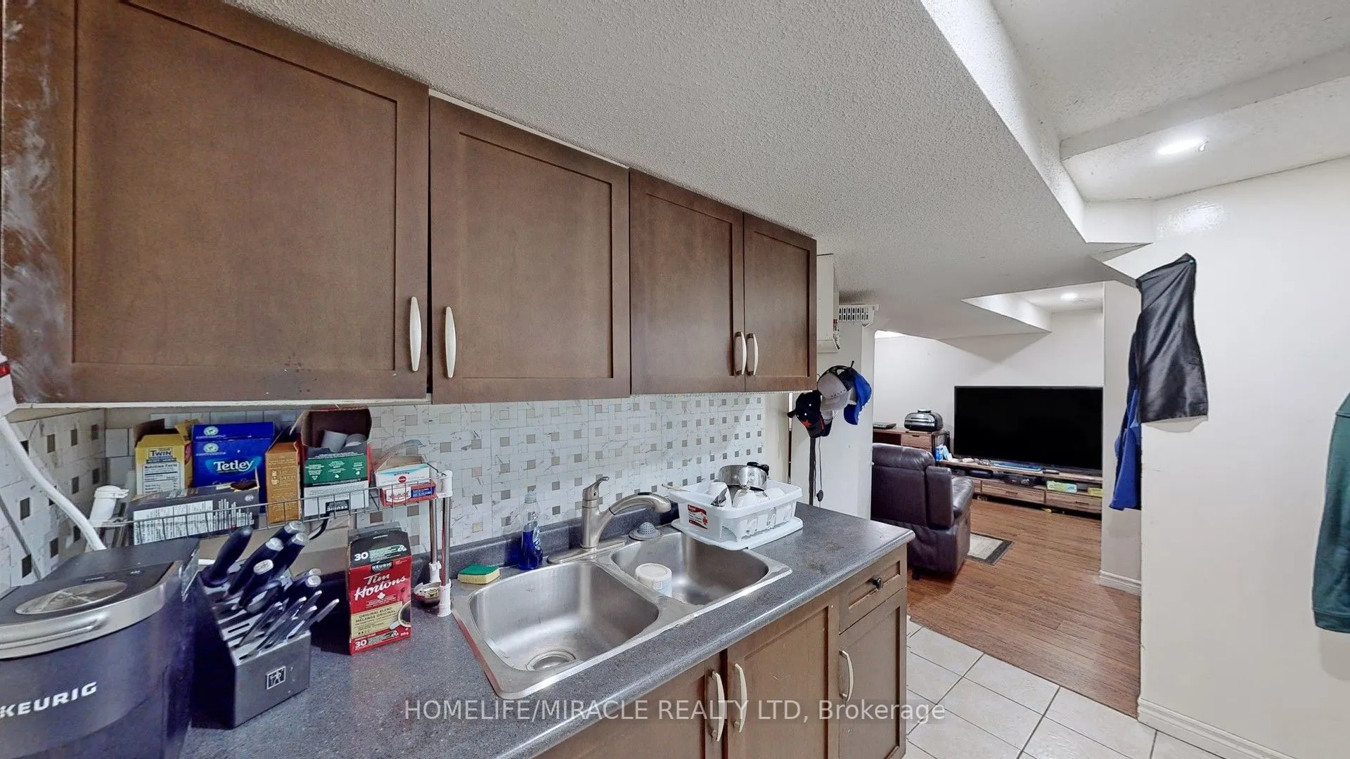 2 Clovercrest Drive