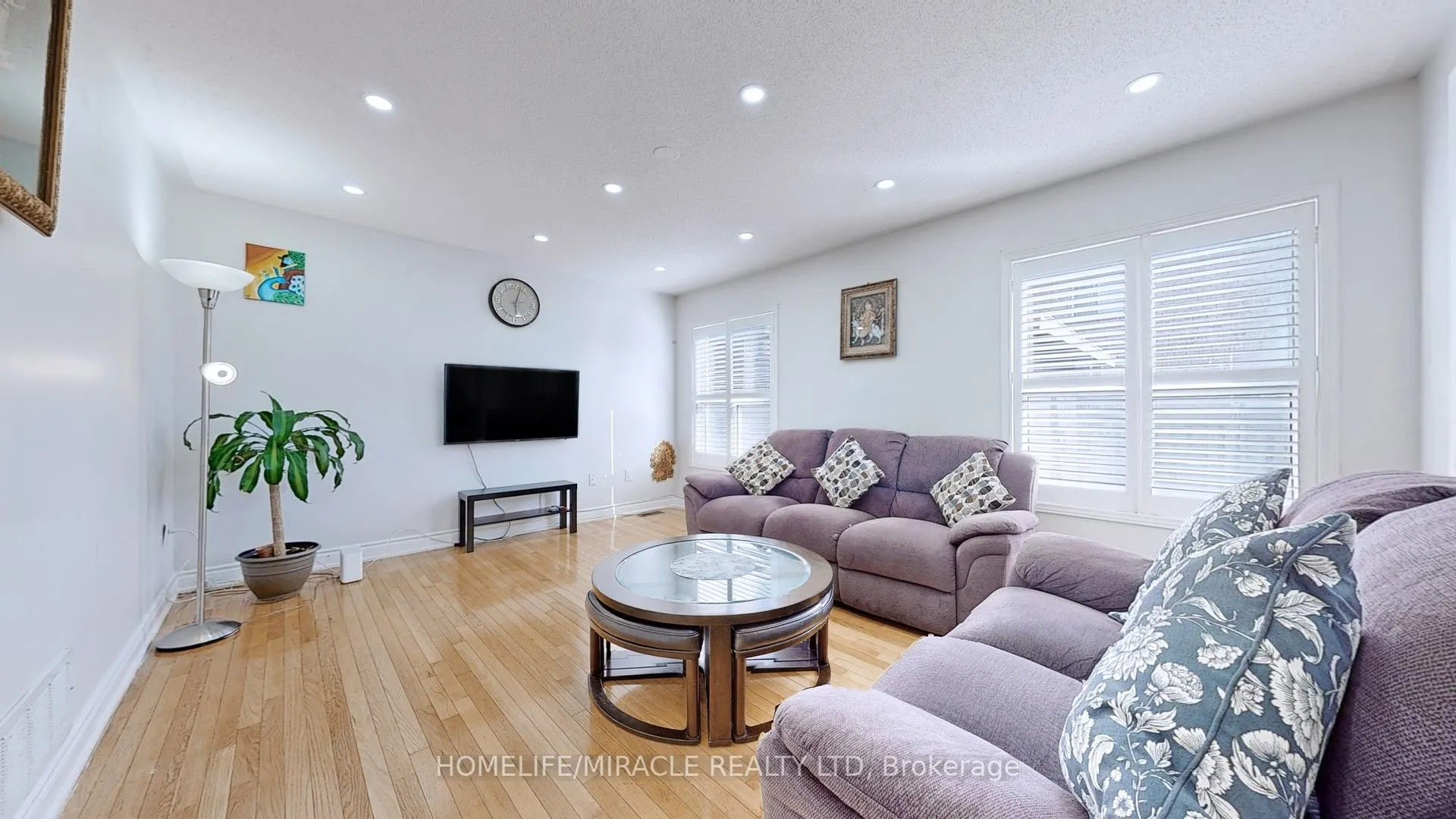 2 Clovercrest Drive