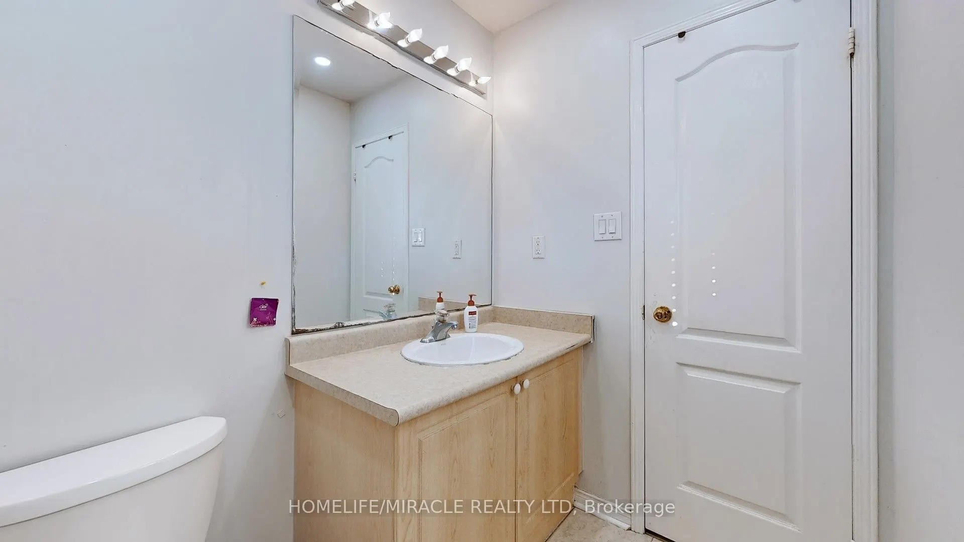 2 Clovercrest Drive