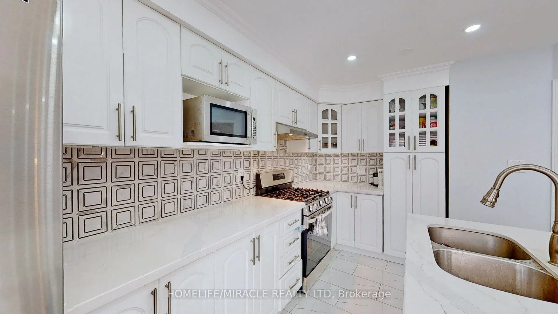 2 Clovercrest Drive