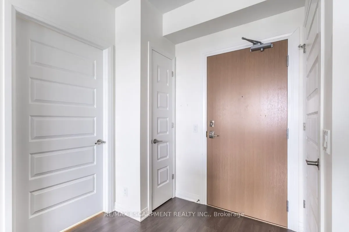 1105 Leger Way, #211