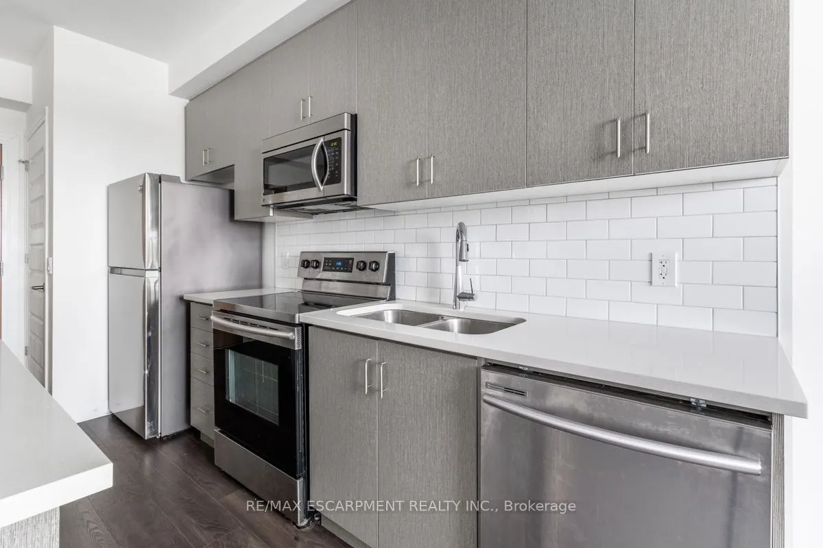 1105 Leger Way, #211
