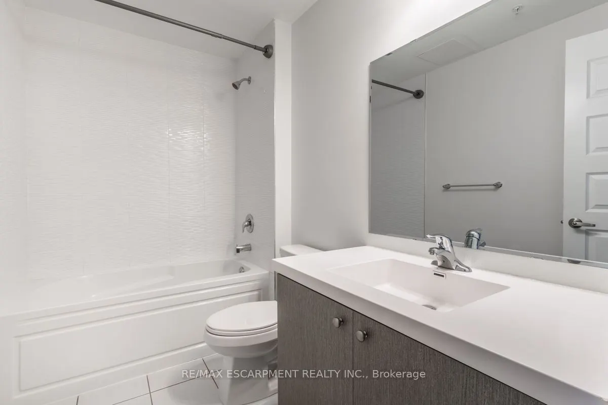 1105 Leger Way, #211
