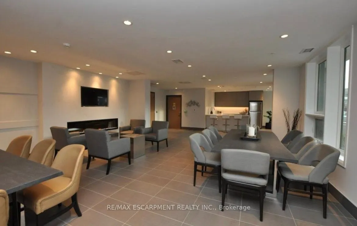1105 Leger Way, #211