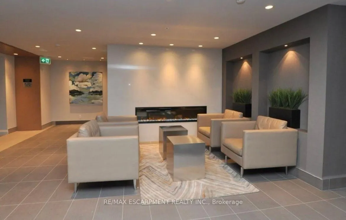 1105 Leger Way, #211