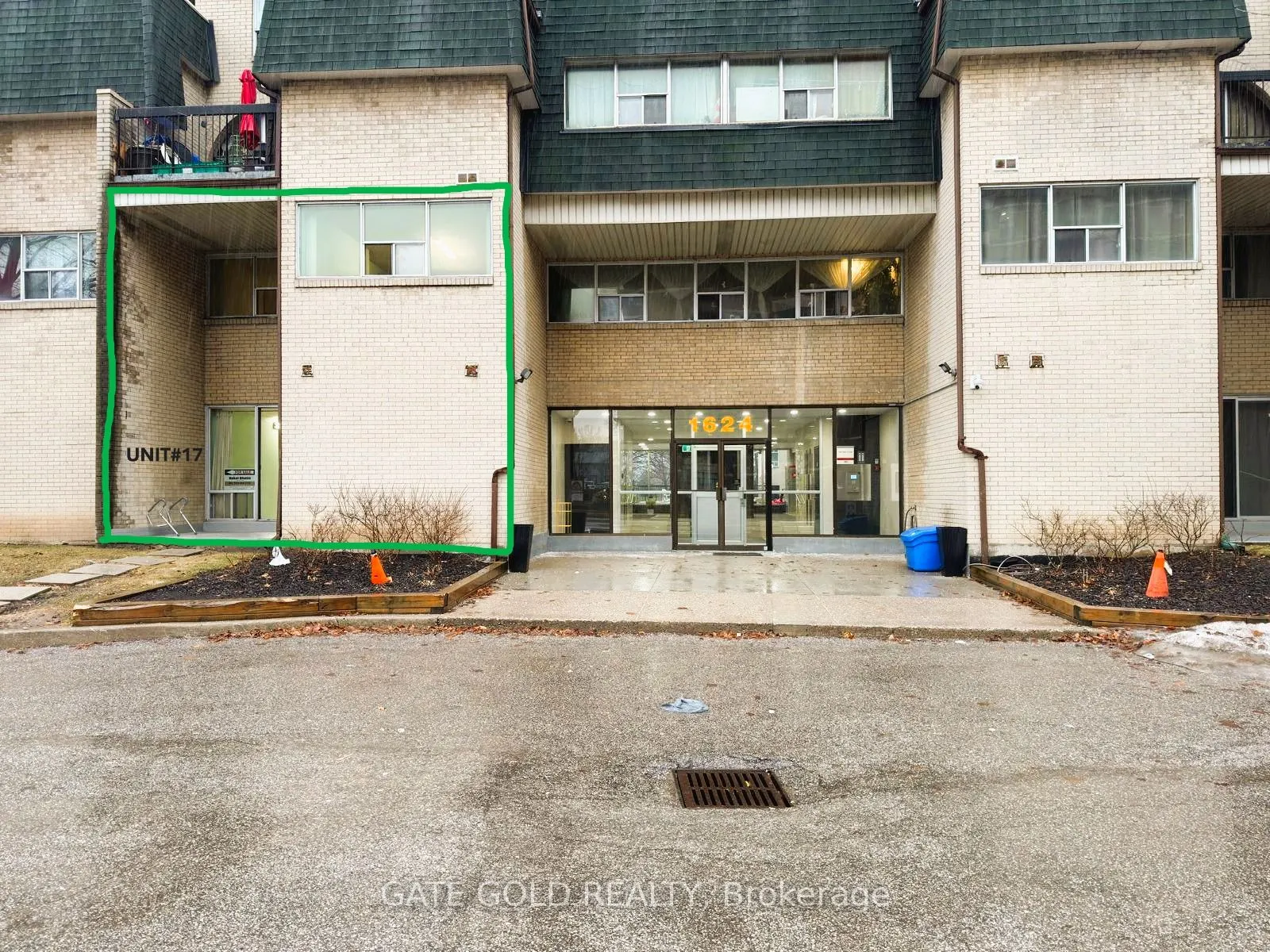1624 Bloor Street, #17