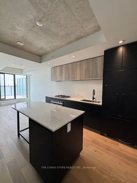2625 Dundas Street W, #702