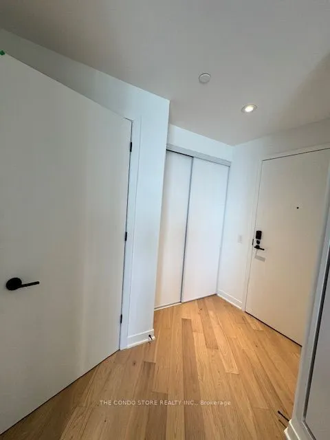 2625 Dundas Street W, #702