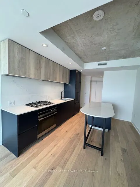 2625 Dundas Street W, #702