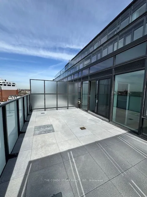 2625 Dundas Street W, #702
