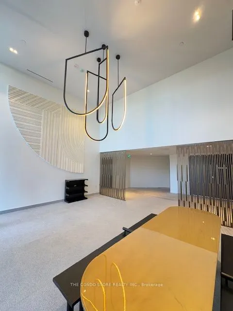 2625 Dundas Street W, #702