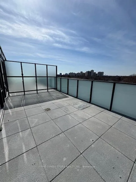 2625 Dundas Street W, #702