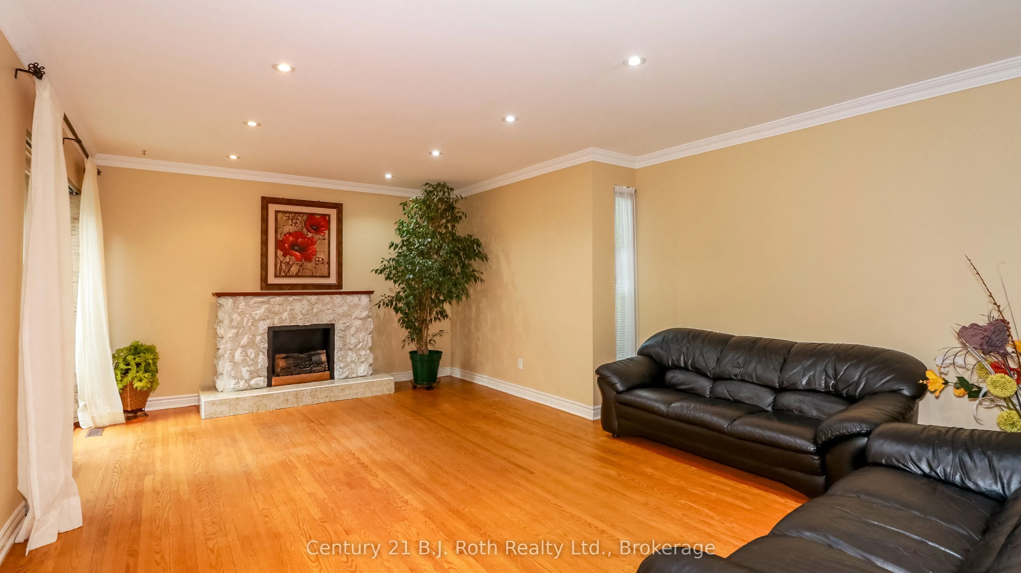 25 Redstone Path, #25