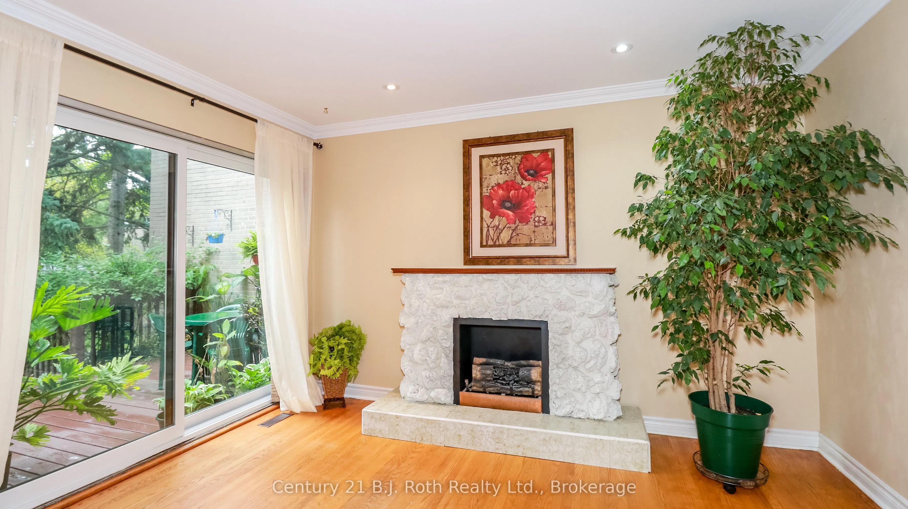 25 Redstone Path, #25