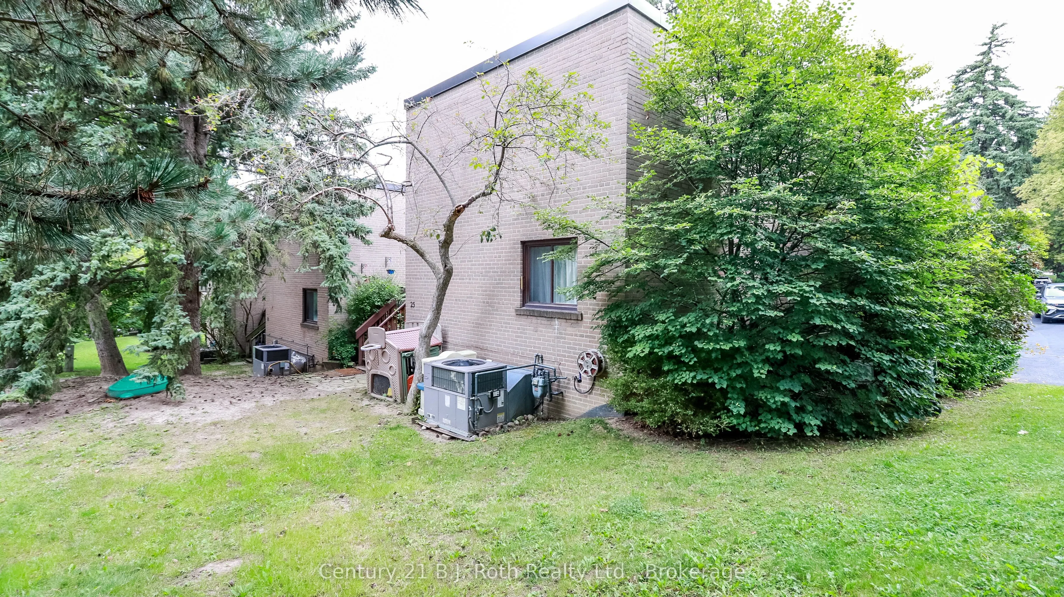25 Redstone Path, #25