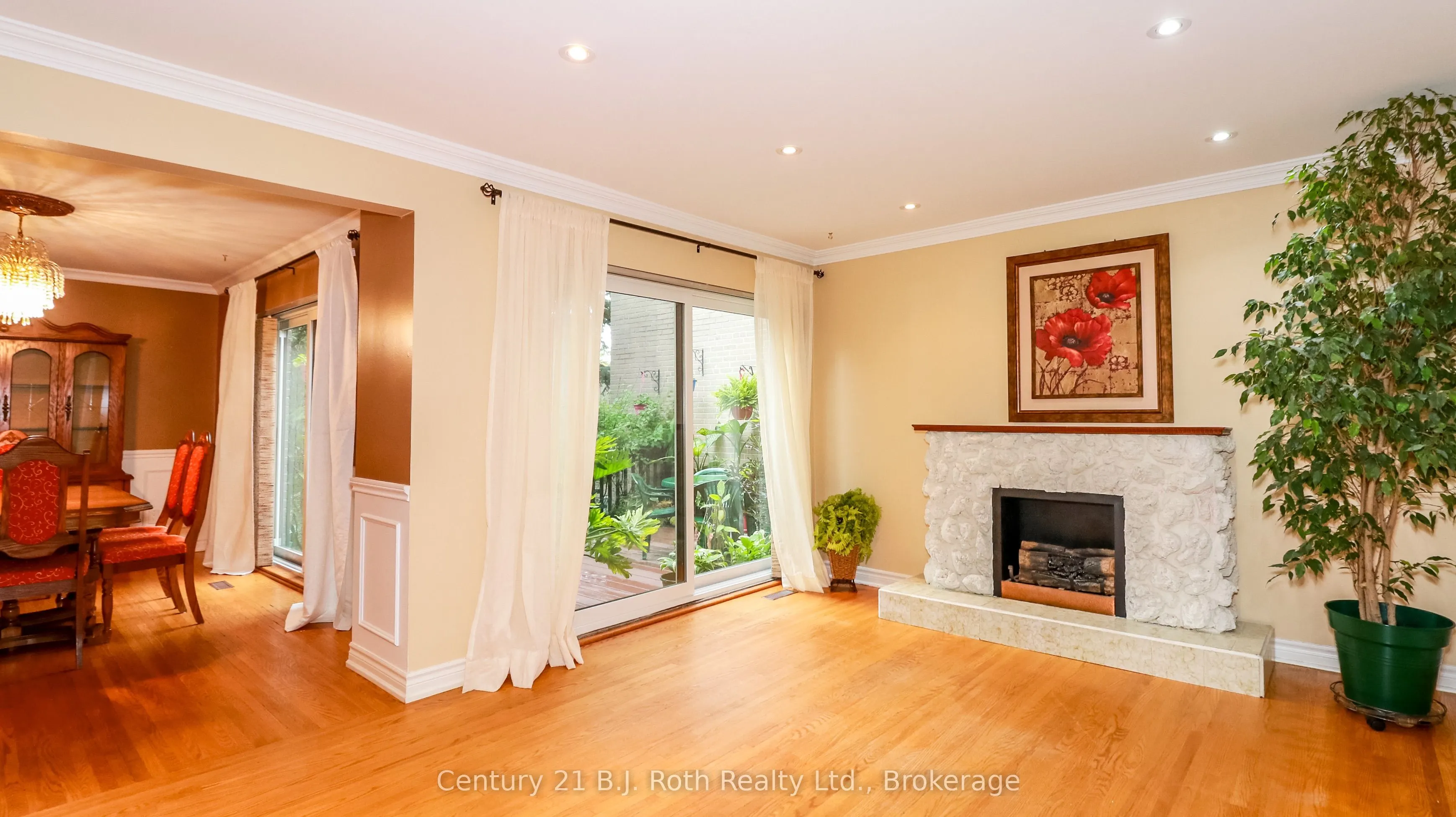 25 Redstone Path, #25