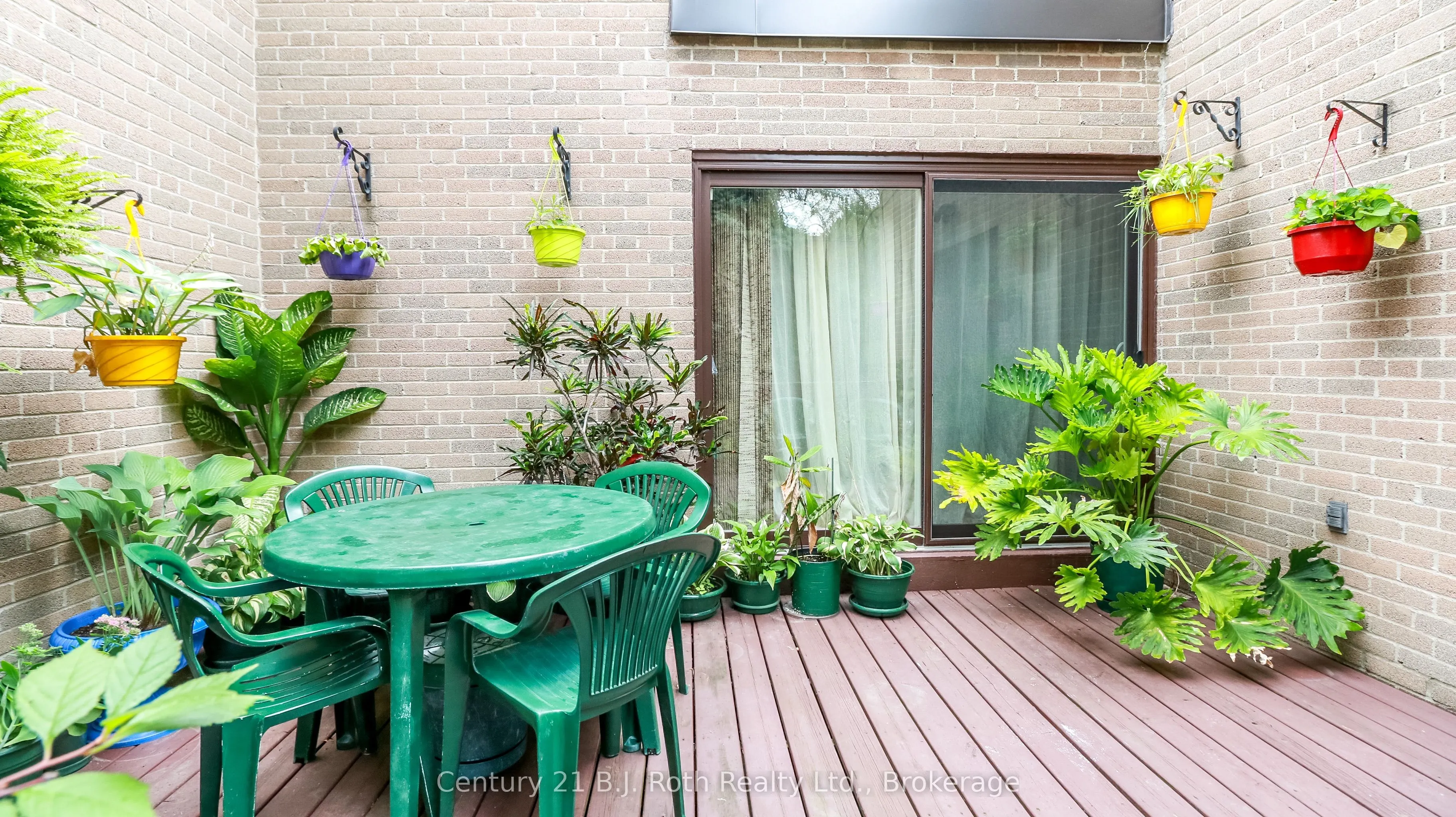 25 Redstone Path, #25