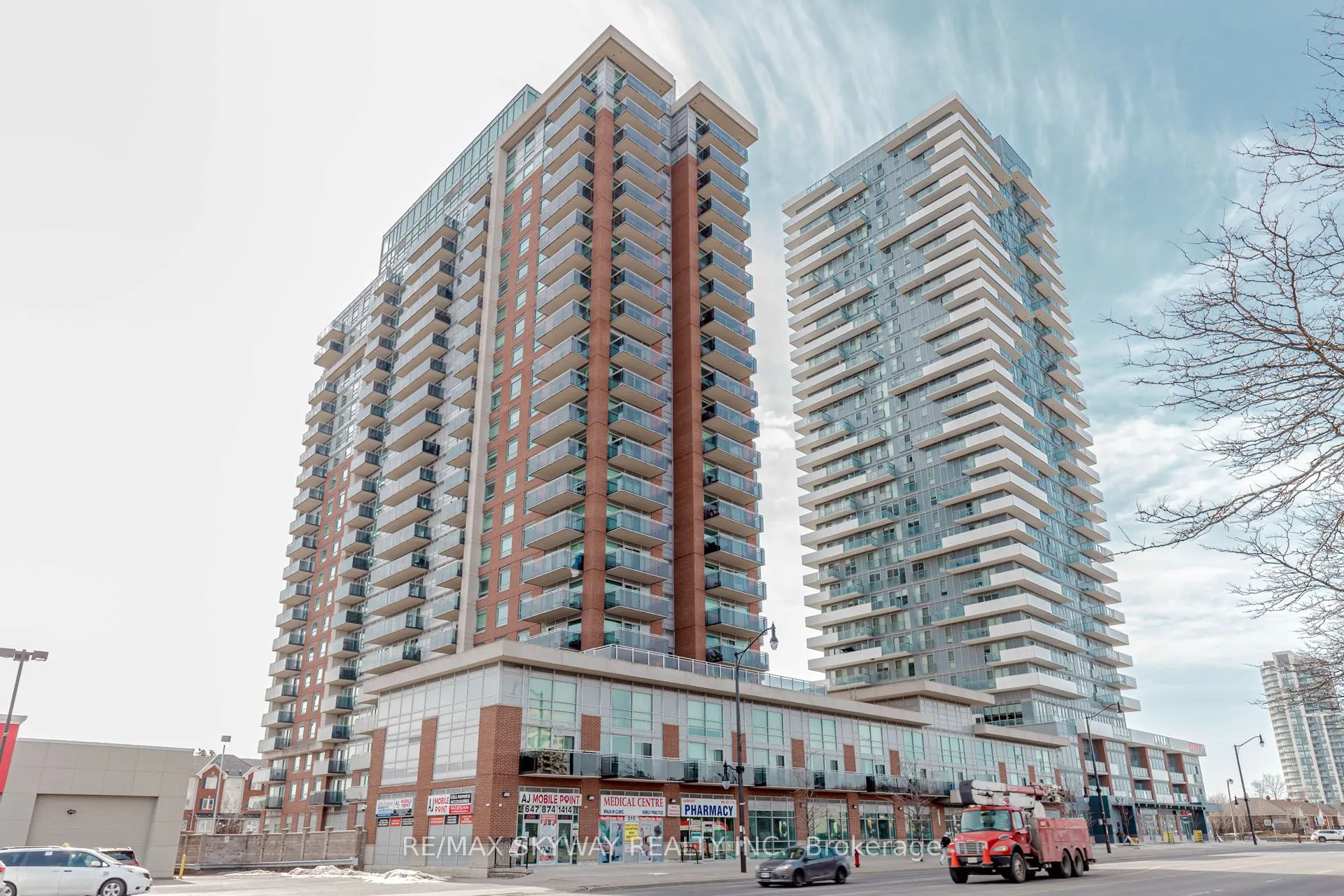 215 Queen Street E, #403