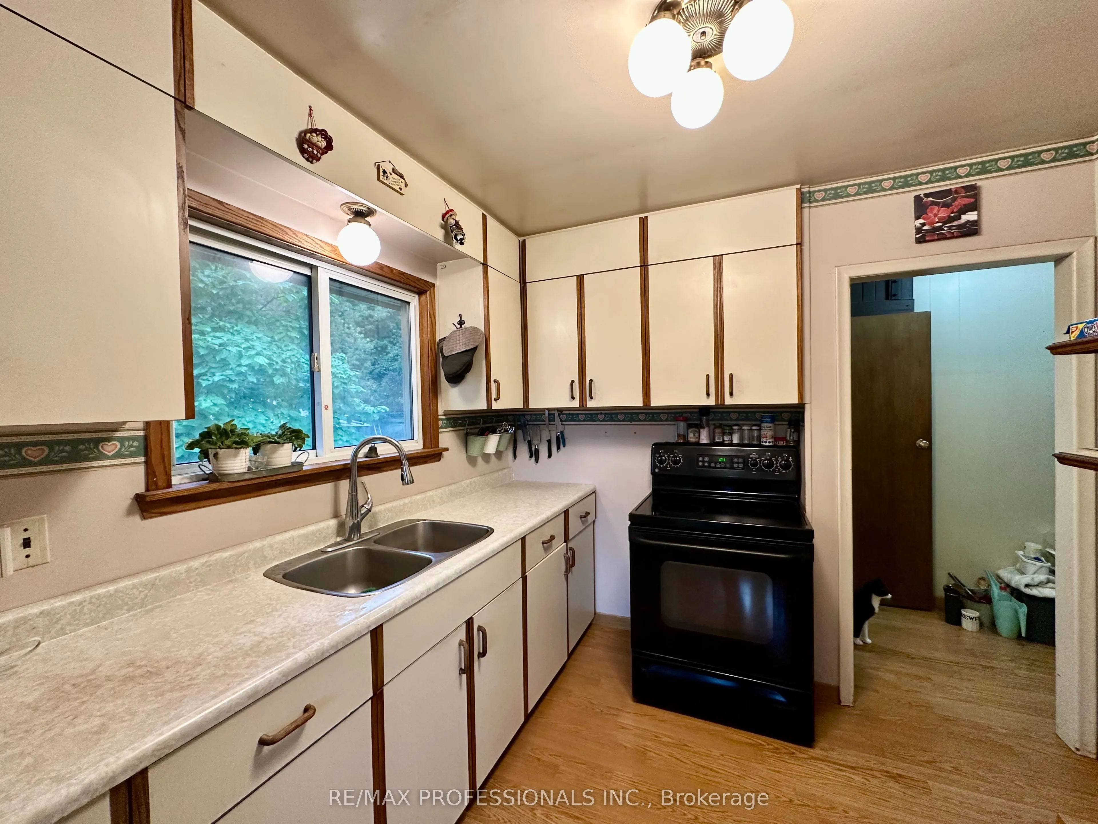 13958 Trafalgar Road