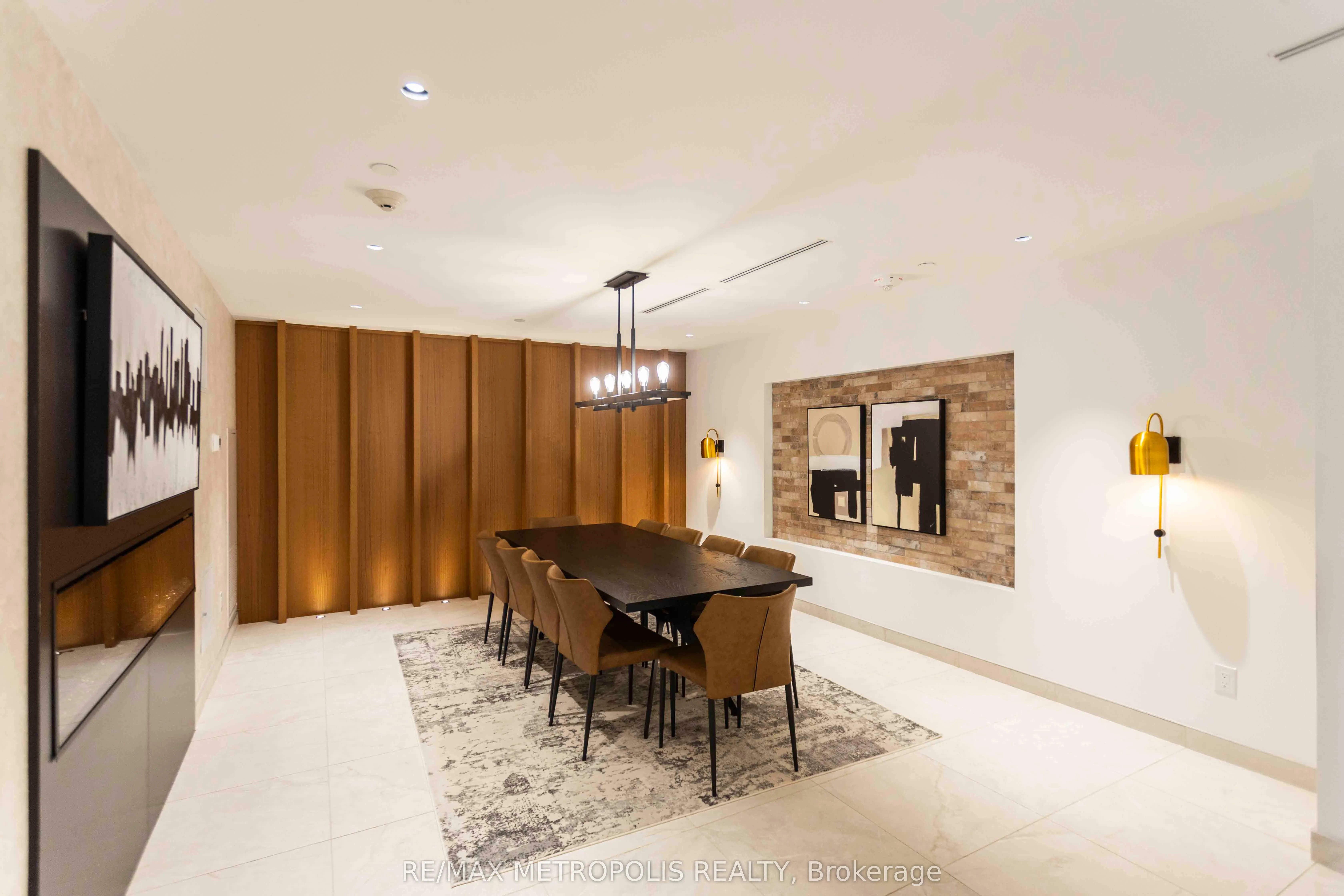 2300 St Clair Avenue W, #308