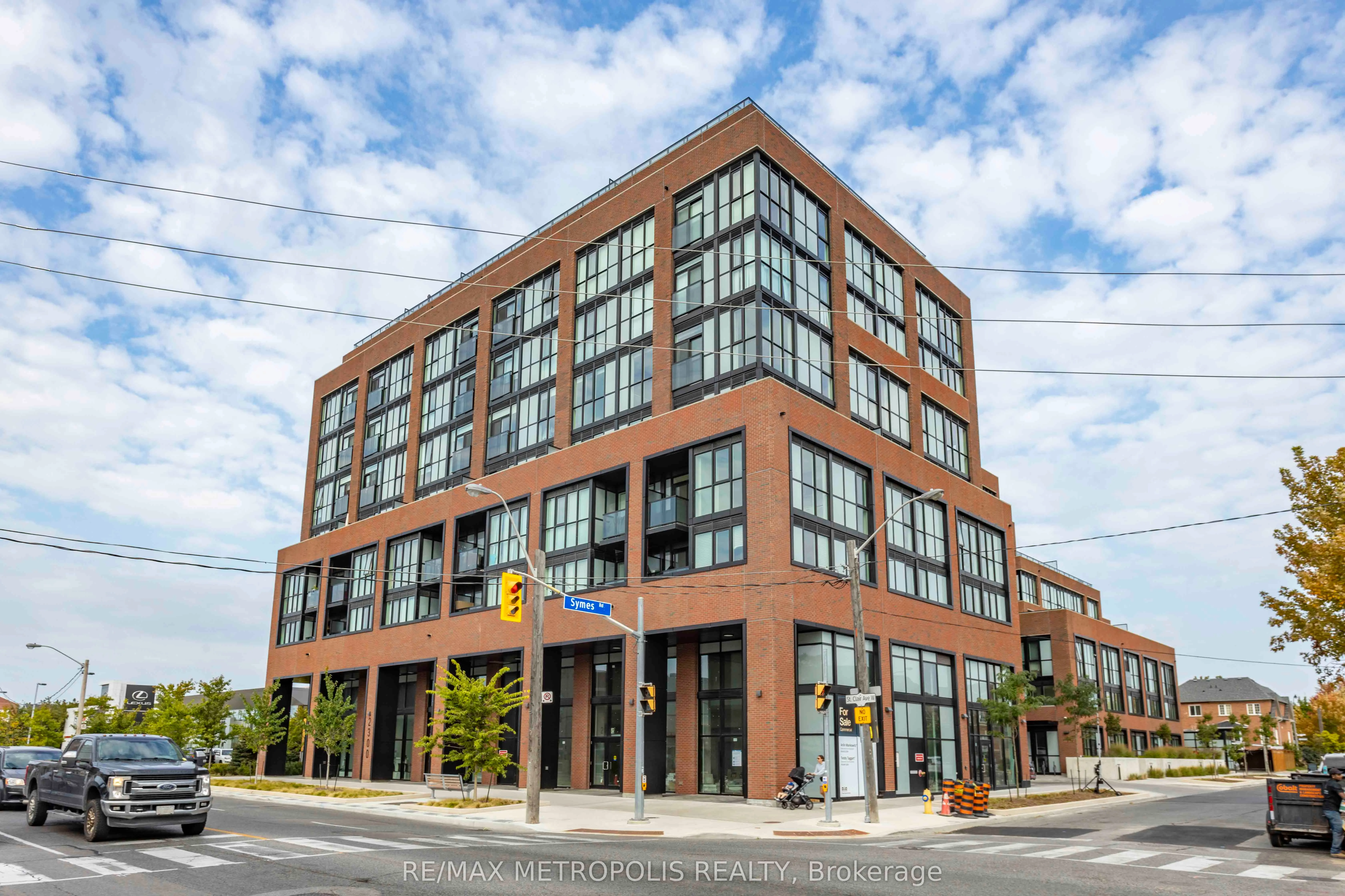 2300 St Clair Avenue W, #307